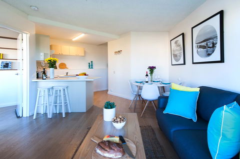 Waterview Beach Apartment - E Caravan Parks 10