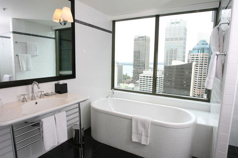 Amora Hotel Jamison Sydney - E Caravan Parks 30