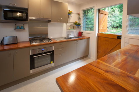 Sanctuary In The Pocket - E Caravan Parks 10