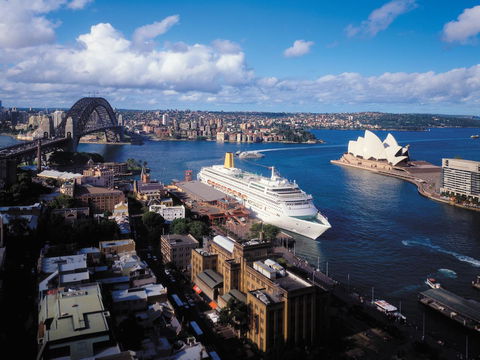 Four Seasons Hotel Sydney - E Caravan Parks 37