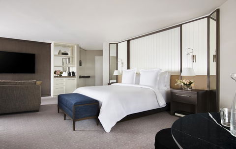 Four Seasons Hotel Sydney - E Caravan Parks 2