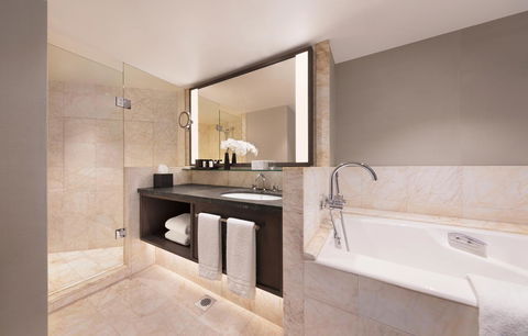 Four Seasons Hotel Sydney - E Caravan Parks 8