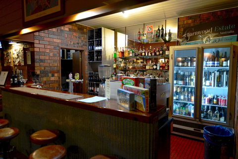Winning Post Motor Inn - E Caravan Parks 18