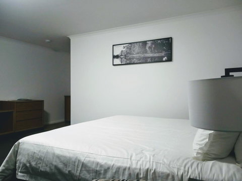 Winning Post Motor Inn - E Caravan Parks 4