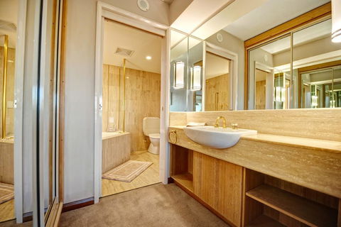 Charlesworth Bay Beach Resort - E Caravan Parks 18