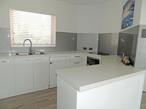 Charlesworth Bay Beach Resort - E Caravan Parks 9