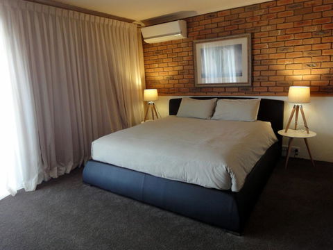 Summerhill Motor Inn - E Caravan Parks 36