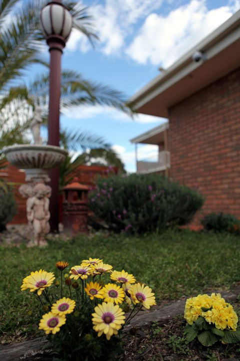 Summerhill Motor Inn - E Caravan Parks 28