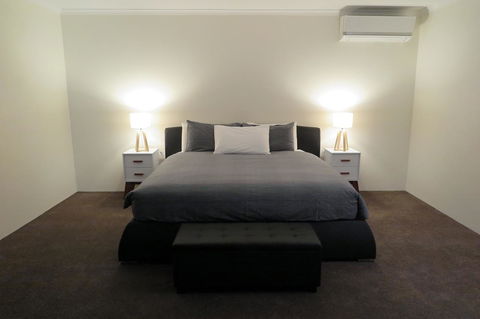 Summerhill Motor Inn - E Caravan Parks 8