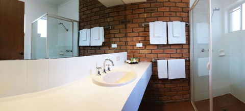 Summerhill Motor Inn - E Caravan Parks 7