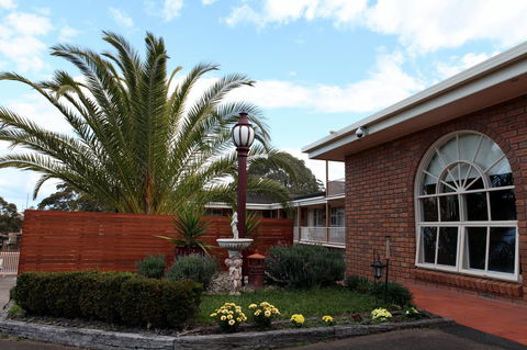 Summerhill Motor Inn - E Caravan Parks 29