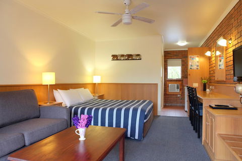 Summerhill Motor Inn - E Caravan Parks 14