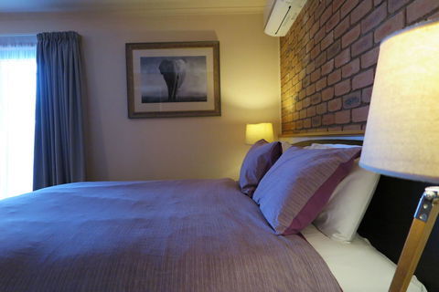 Summerhill Motor Inn - E Caravan Parks 9