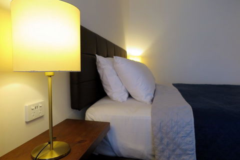 Summerhill Motor Inn - E Caravan Parks 12