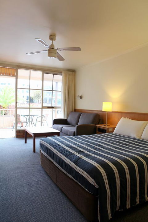 Summerhill Motor Inn - E Caravan Parks 33
