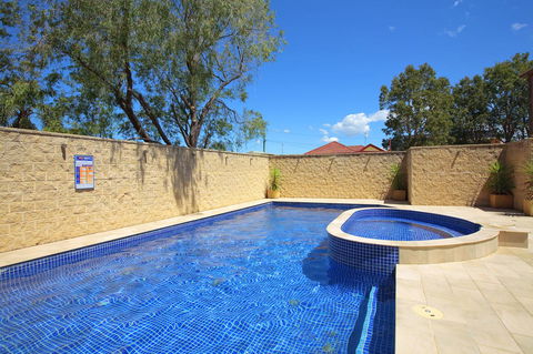 Sandy Cove Apartments - E Caravan Parks 15