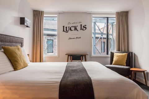 The Lucky Hotel - E Caravan Parks 20