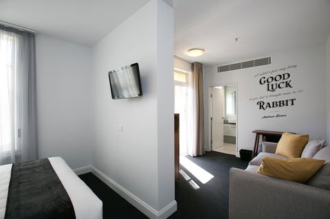The Lucky Hotel - E Caravan Parks 29