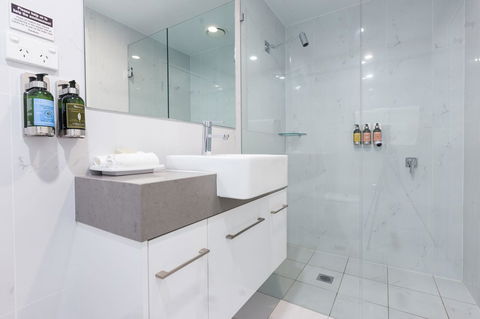 The Lucky Hotel - E Caravan Parks 21
