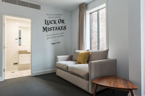 The Lucky Hotel - E Caravan Parks 23