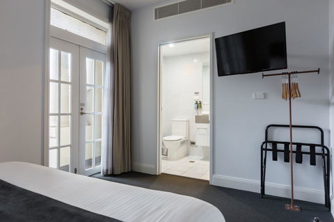 The Lucky Hotel - E Caravan Parks 26