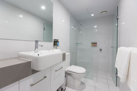 The Lucky Hotel - E Caravan Parks 5