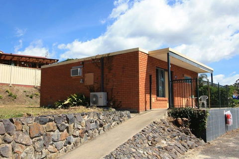 Eden Motel - E Caravan Parks 16