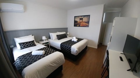 Eden Motel - E Caravan Parks 4