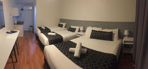Eden Motel - E Caravan Parks 3