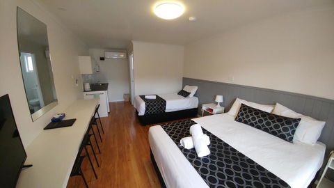 Eden Motel - E Caravan Parks 6