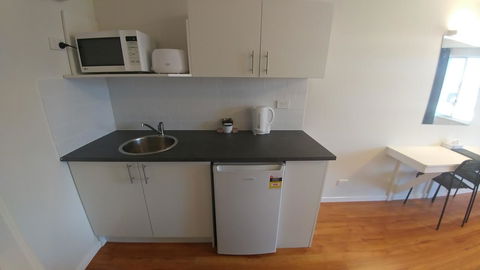 Eden Motel - E Caravan Parks 9