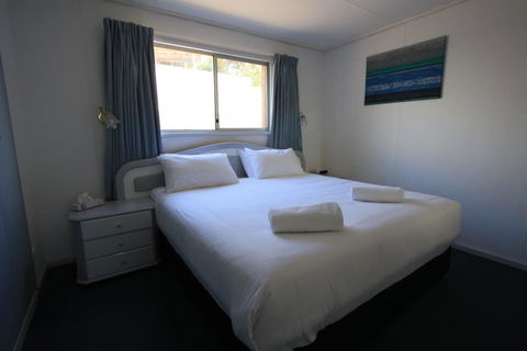Eden Motel - E Caravan Parks 12