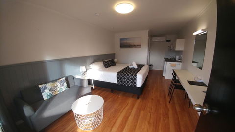 Eden Motel - E Caravan Parks 0