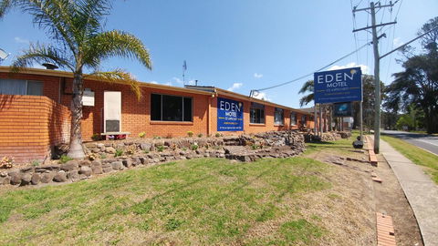 Eden Motel - E Caravan Parks 24
