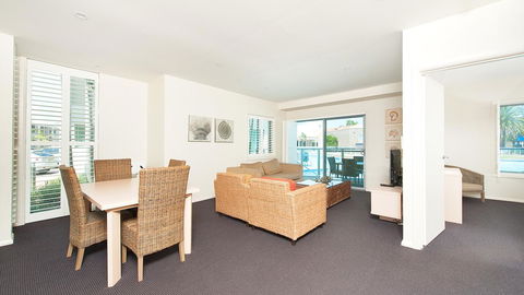 Pacific Blue, Salamander Bay - E Caravan Parks 35