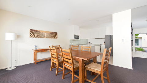 Pacific Blue, Salamander Bay - E Caravan Parks 24
