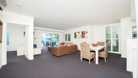 Pacific Blue, Salamander Bay - E Caravan Parks 1