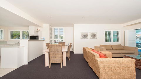Pacific Blue, Salamander Bay - E Caravan Parks 33