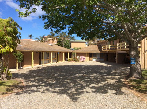 Como Lodge - E Caravan Parks 8