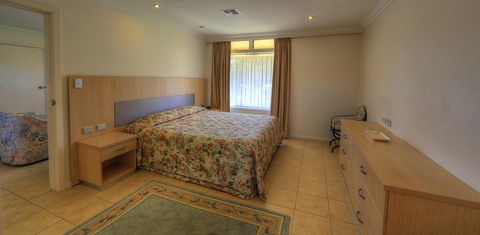 Cooma Motor Lodge Motel - E Caravan Parks 26