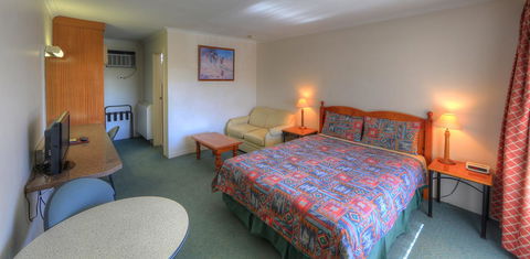 Cooma Motor Lodge Motel - E Caravan Parks 2