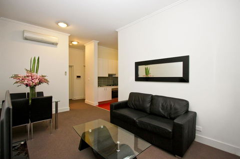The Star Apartments - E Caravan Parks 6