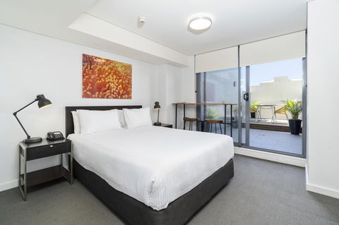 Terminus Apartment Hotel, Ascend Hotel Collection - E Caravan Parks 17