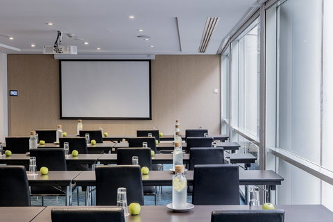 Novotel Sydney Darling Square - E Caravan Parks 26