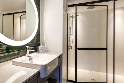 Novotel Sydney Darling Square - E Caravan Parks 8