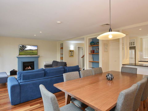 Villa De Saran Located Within Cypress Lakes - E Caravan Parks 12