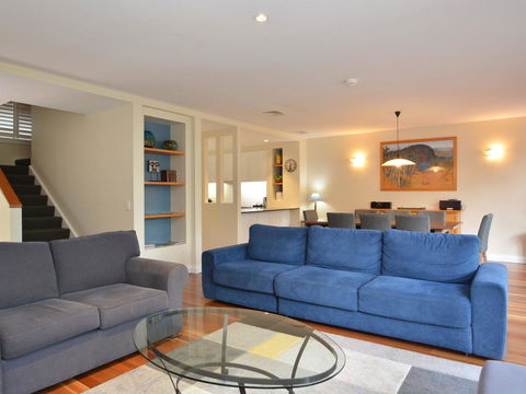 Villa De Saran Located Within Cypress Lakes - E Caravan Parks 11