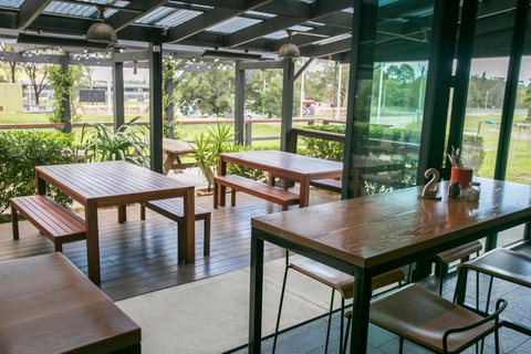 Alpha Hotel Eastern Creek - E Caravan Parks 8
