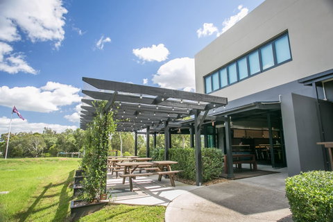 Alpha Hotel Eastern Creek - E Caravan Parks 10