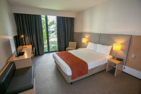 Alpha Hotel Eastern Creek - E Caravan Parks 32